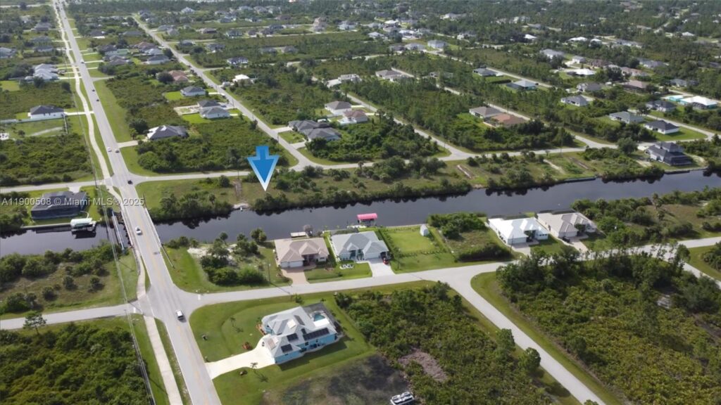 8584 Santa Cruz Dr, Port Charlotte FL 33981