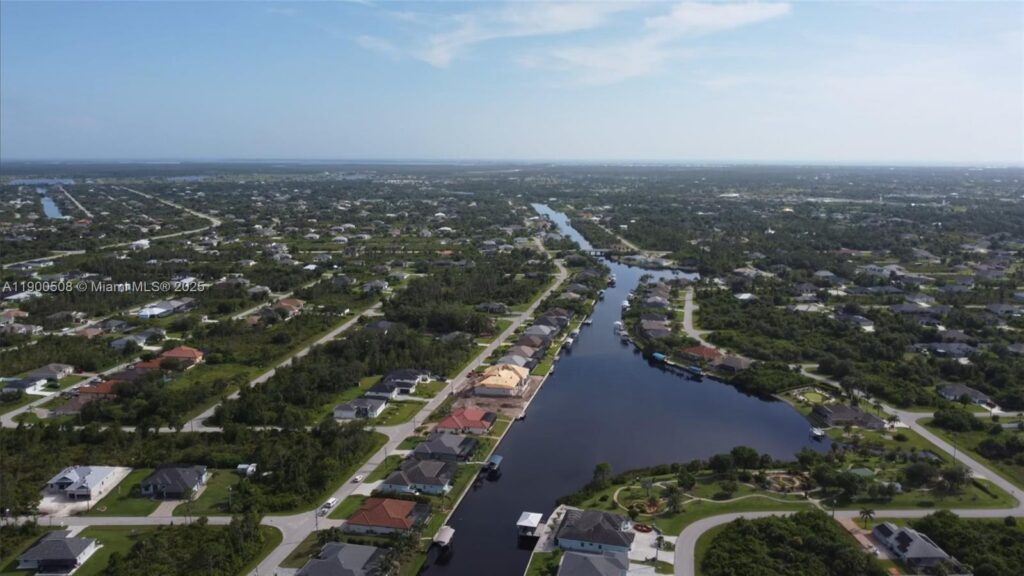 8584 Santa Cruz Dr, Port Charlotte FL 33981