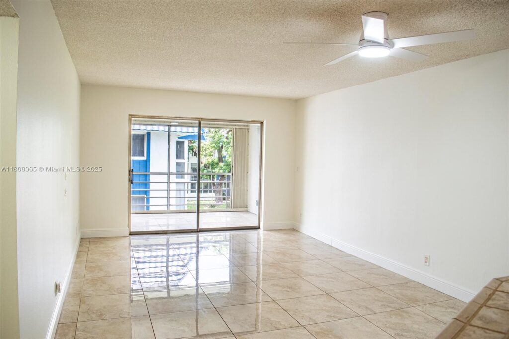 3090 Holiday Springs Blvd # 305, Margate FL 33063