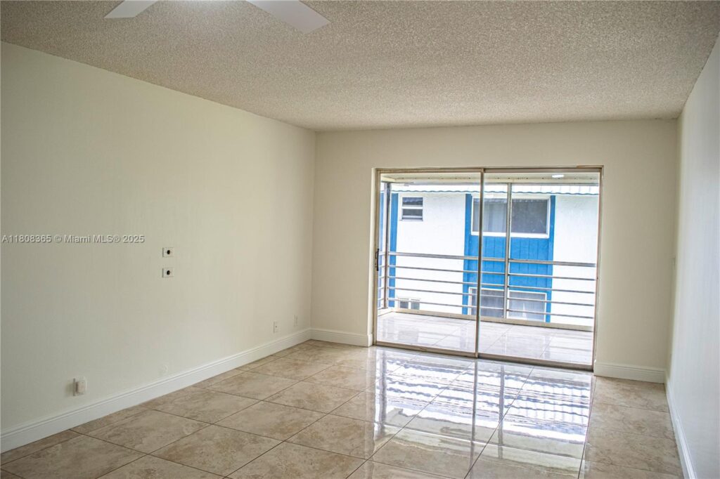 3090 Holiday Springs Blvd # 305, Margate FL 33063