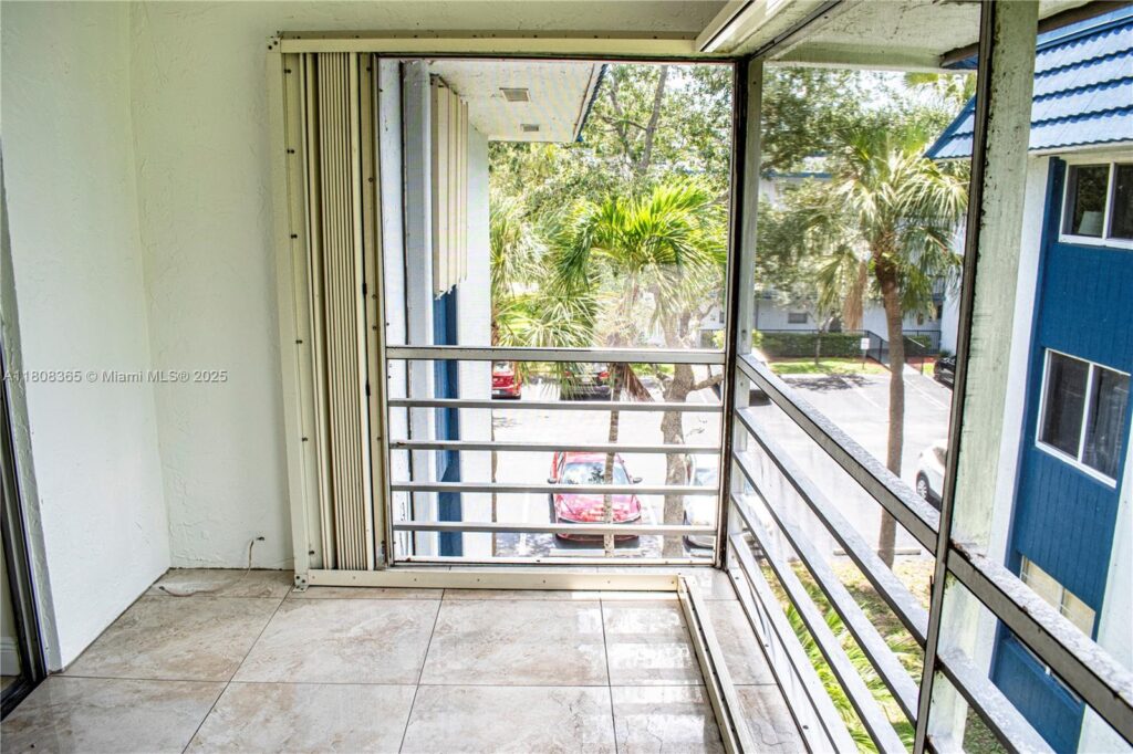 3090 Holiday Springs Blvd # 305, Margate FL 33063