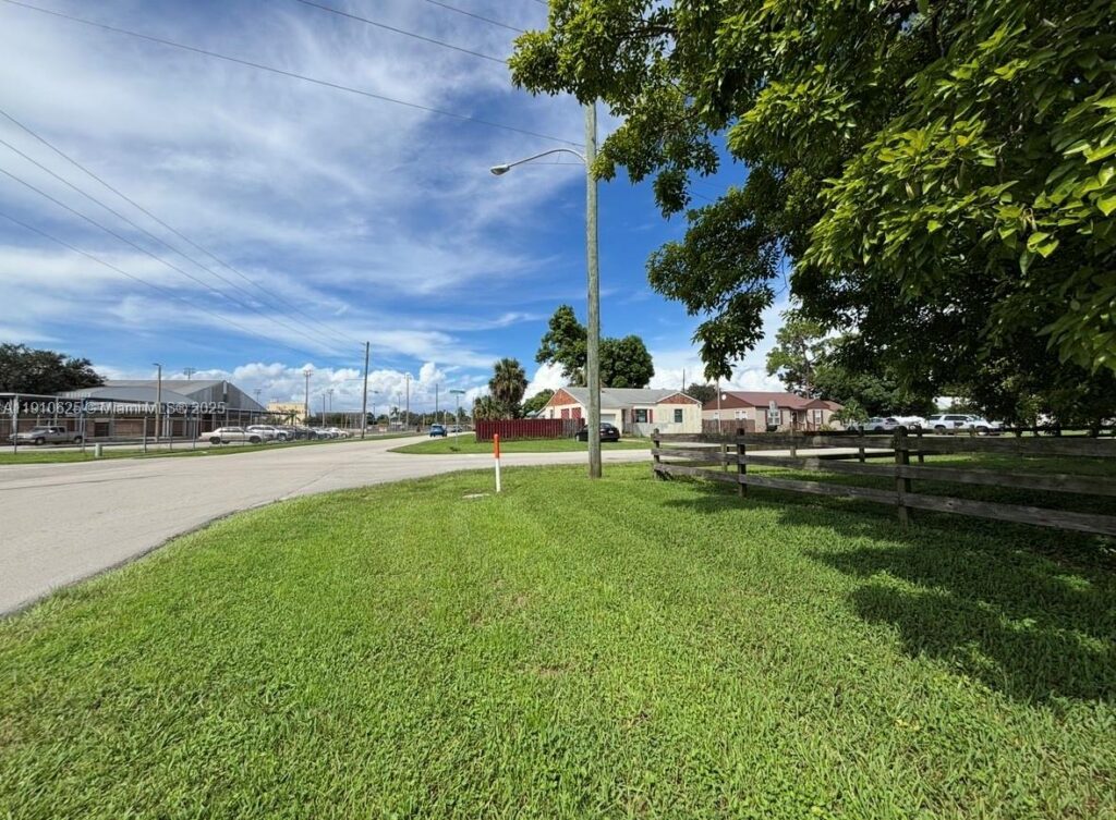 441 W Sugarland Hwy, Clewiston FL 33440