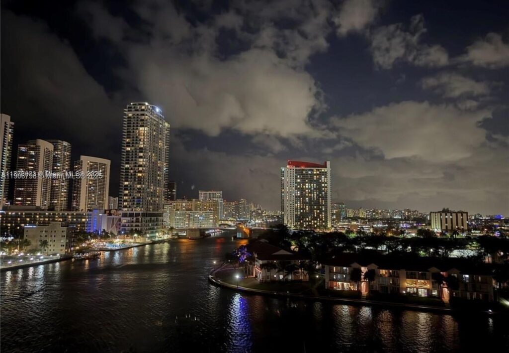 200 Leslie Dr # 1124, Hallandale Beach FL 33009