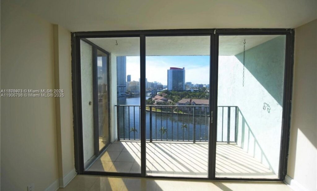 200 Leslie Dr # 1124, Hallandale Beach FL 33009