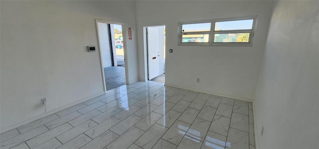 4834 NE 10 Avenue, Oakland Park FL 33334