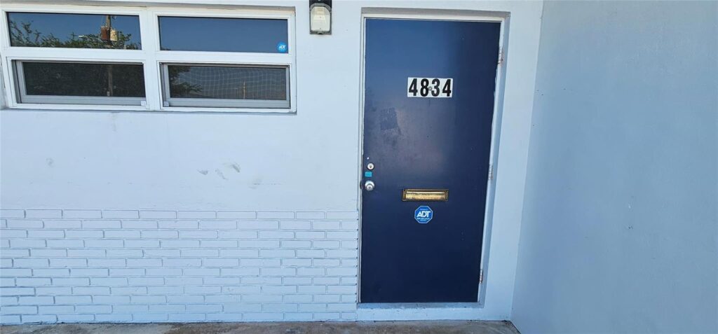 4834 NE 10 Avenue, Oakland Park FL 33334