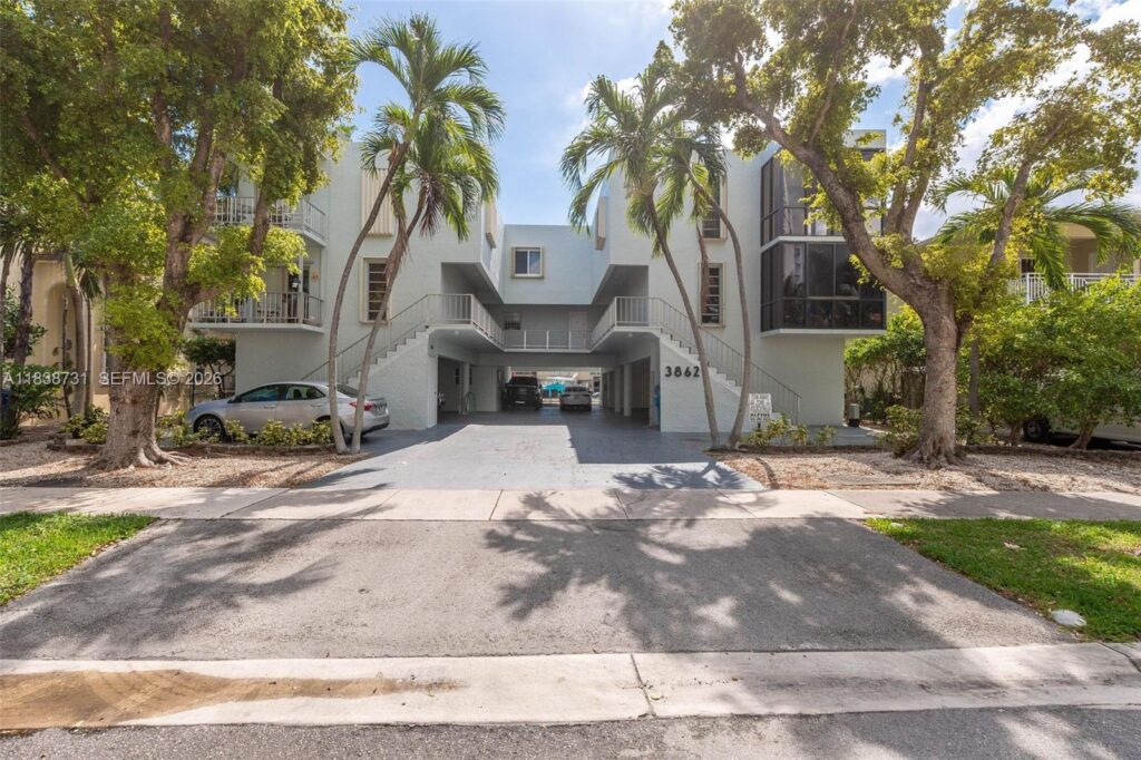 3862 NE 171st St # B, North Miami Beach FL 33160