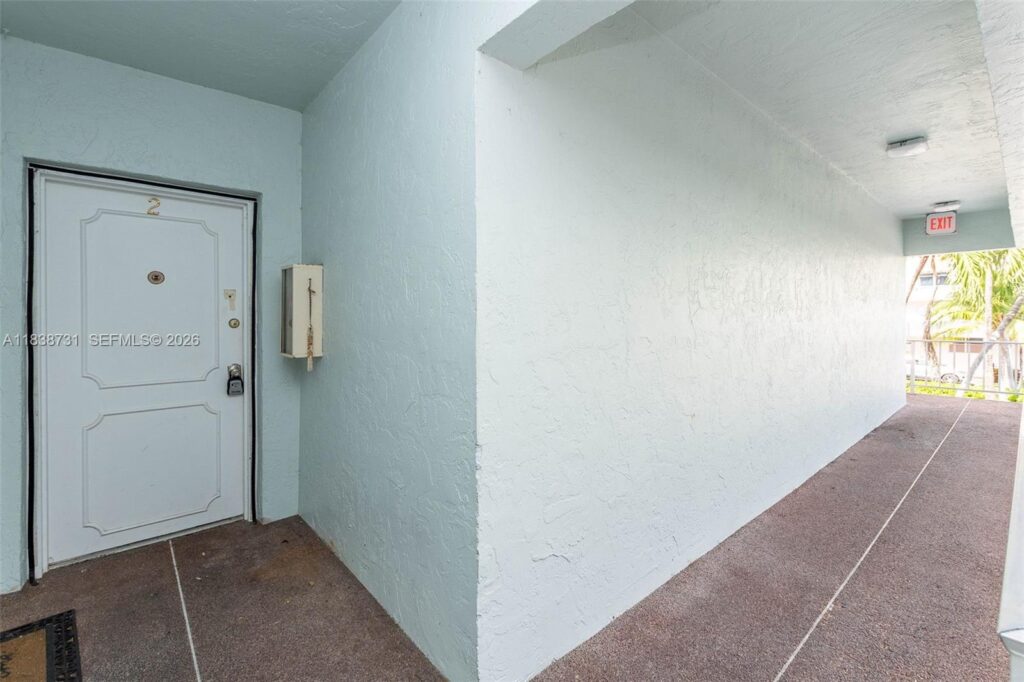 3862 NE 171st St # B, North Miami Beach FL 33160