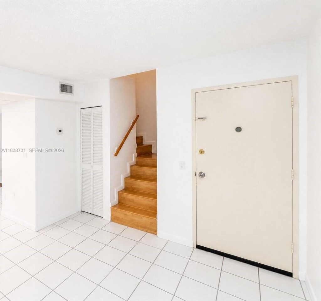 3862 NE 171st St # B, North Miami Beach FL 33160