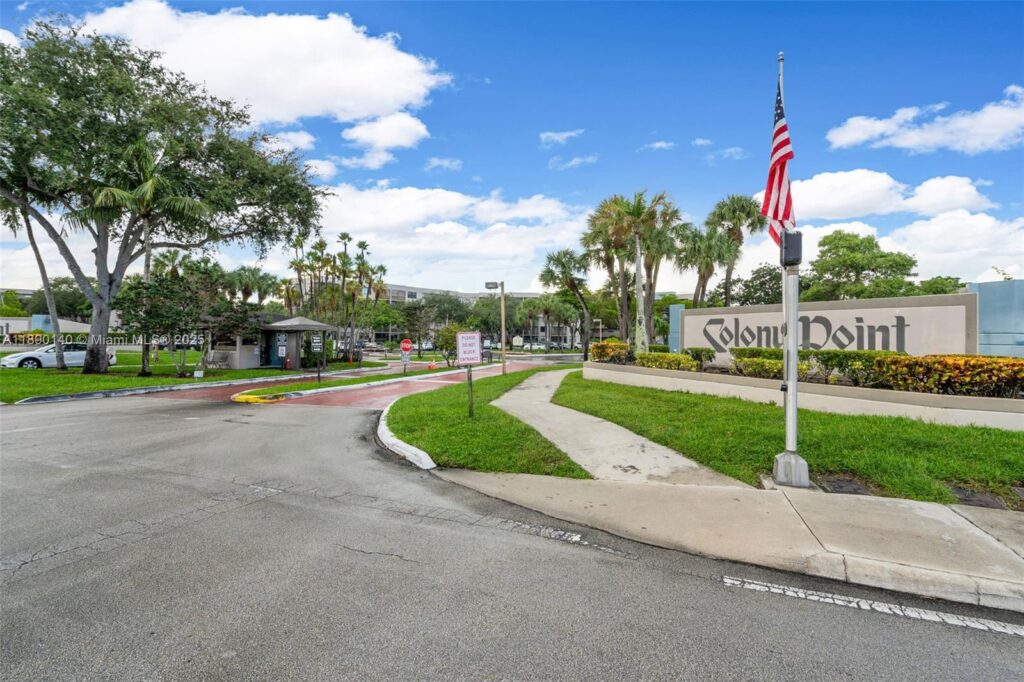 1100 Colony Point Cir # 504, Pembroke Pines FL 33026
