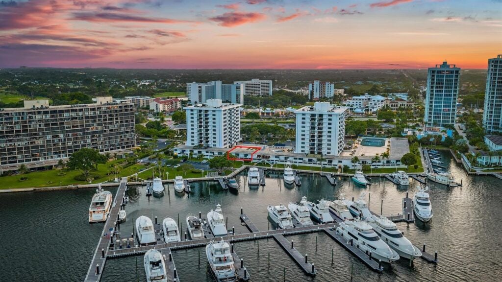 1200 Marine Way # G11, North Palm Beach FL 33408