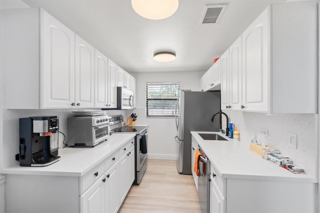 1200 Marine Way # G11, North Palm Beach FL 33408