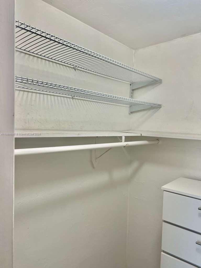 1300 W 53rd St # 18, Hialeah FL 33012