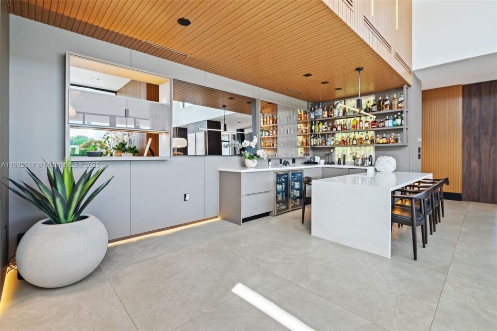 655 Layne Blvd # 0, Hallandale Beach FL 33009