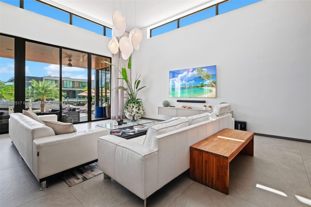 655 Layne Blvd # 0, Hallandale Beach FL 33009