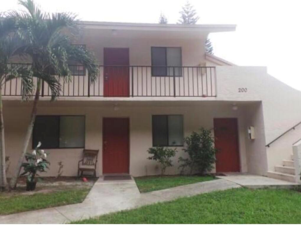 200 Nottingham Circle # J, FL 33463