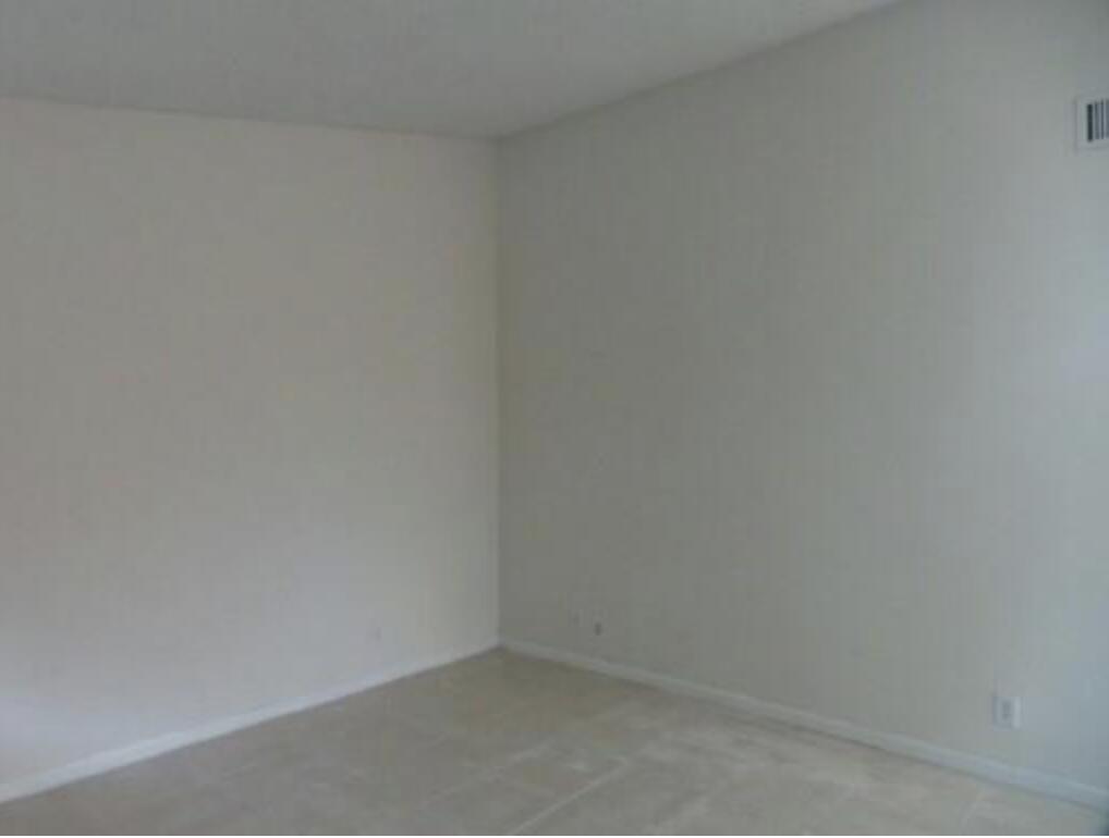 200 Nottingham Circle # J, FL 33463