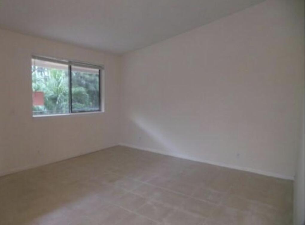 200 Nottingham Circle # J, FL 33463