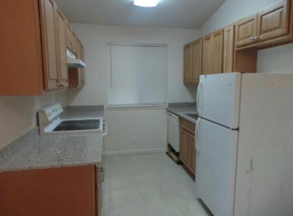200 Nottingham Circle # J, FL 33463