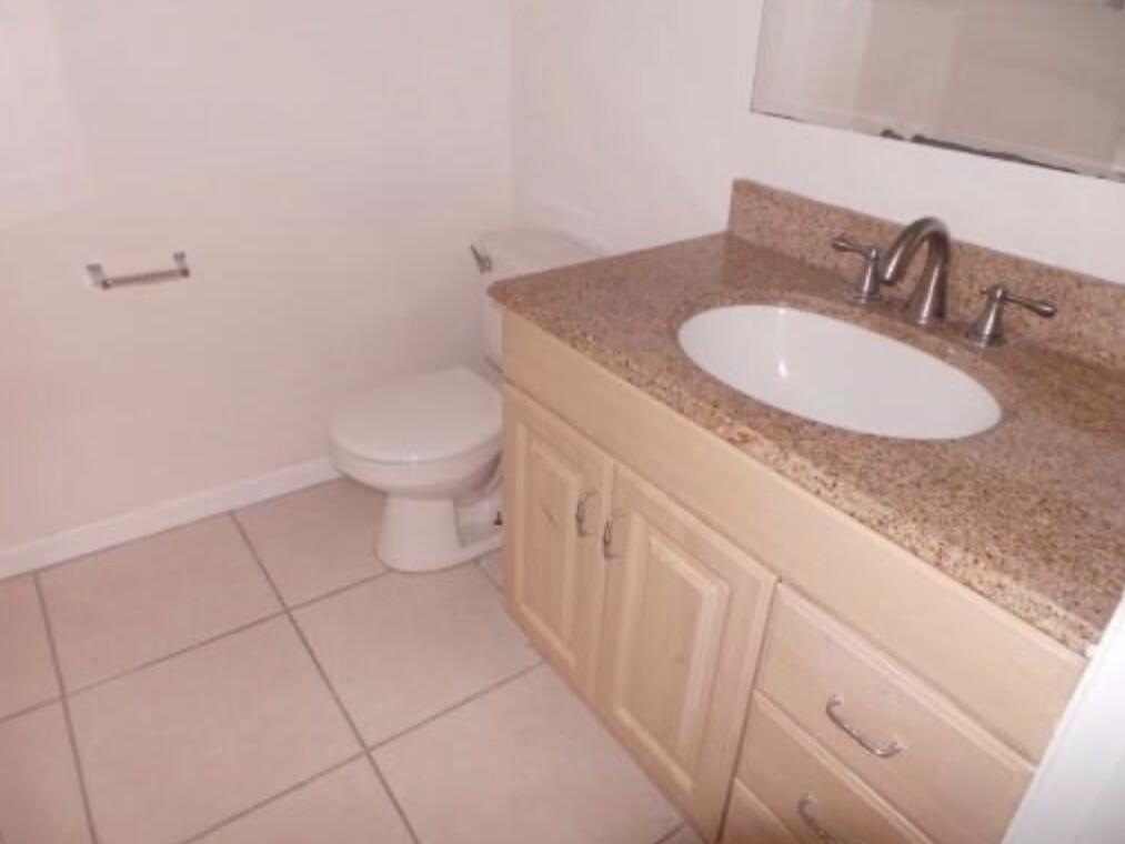 200 Nottingham Circle # J, FL 33463