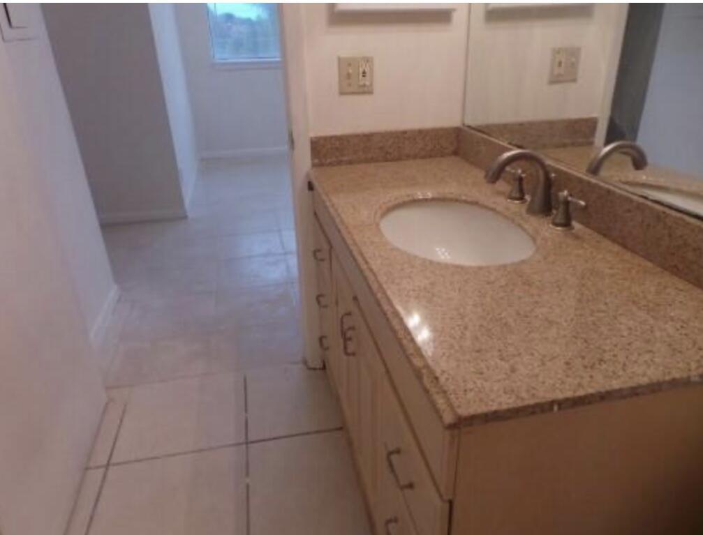 200 Nottingham Circle # J, FL 33463