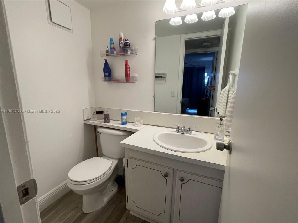 279 Markham M # M, Deerfield Beach FL 33442