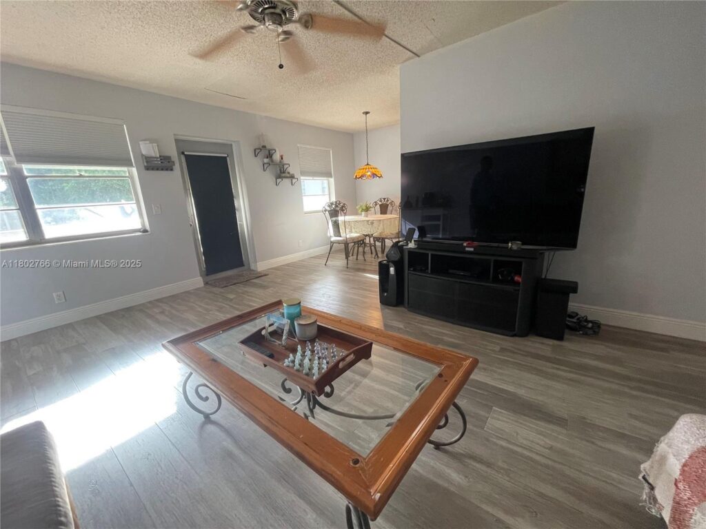 279 Markham M # M, Deerfield Beach FL 33442