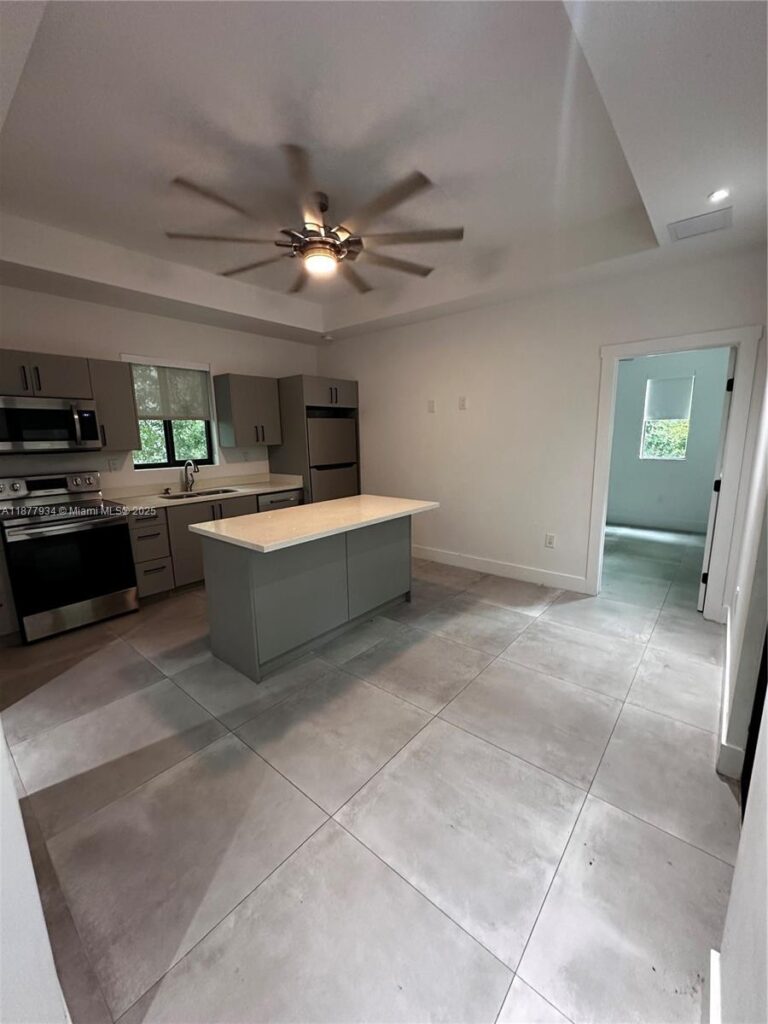 14 Coral Dr # 1, Key Largo FL 33037