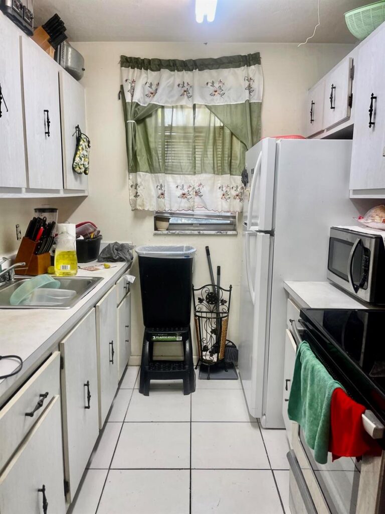 205 NE 3rd Street # 105, Boynton Beach FL 33435