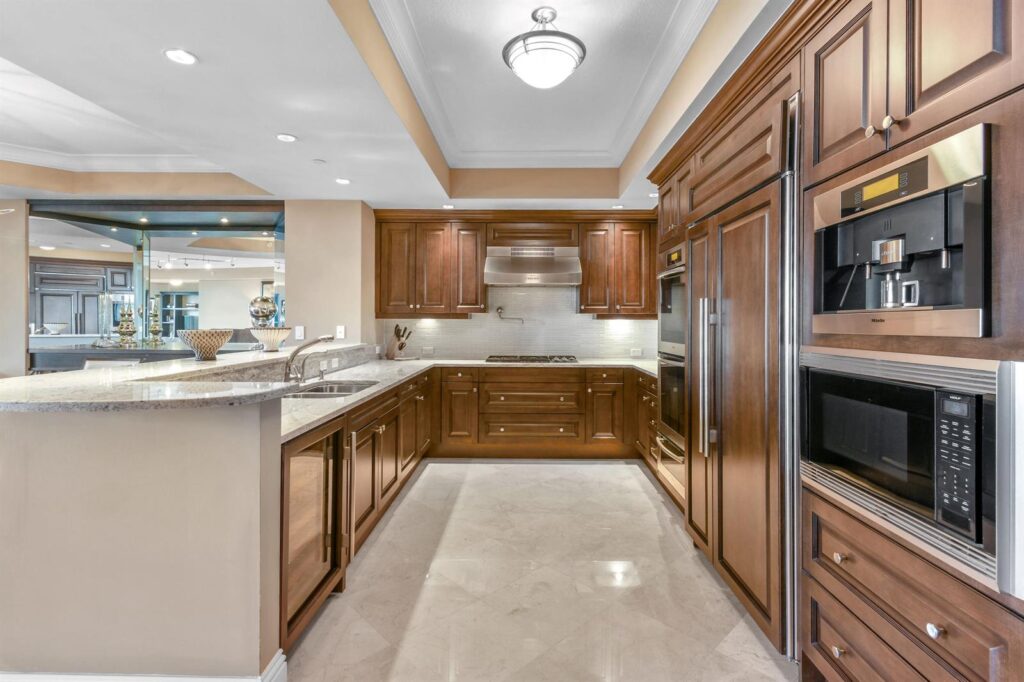 5050 N Ocean Drive # 703, Singer Island FL 33404