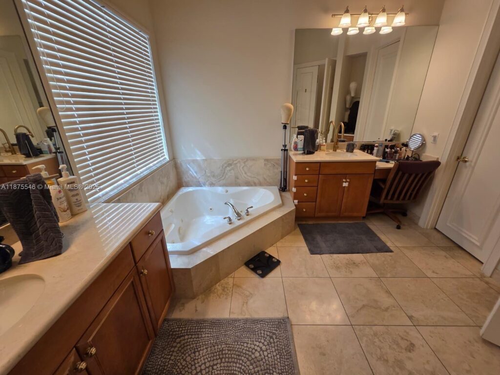 7030 Islegrove Pl, Boca Raton FL 33433