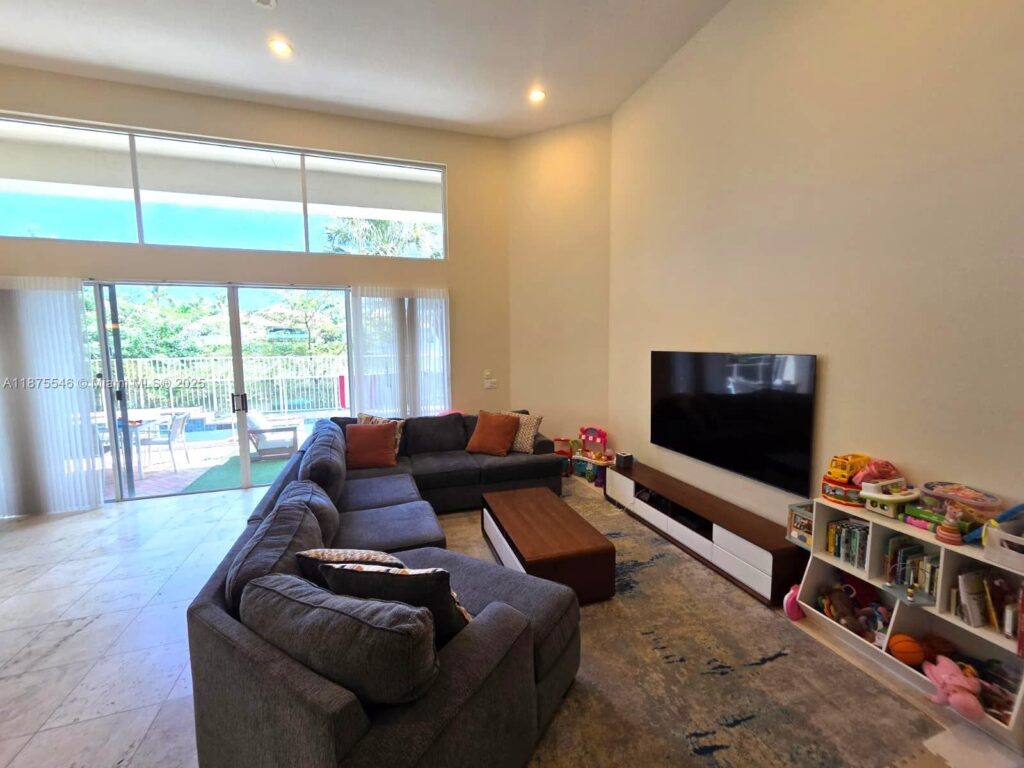 7030 Islegrove Pl, Boca Raton FL 33433
