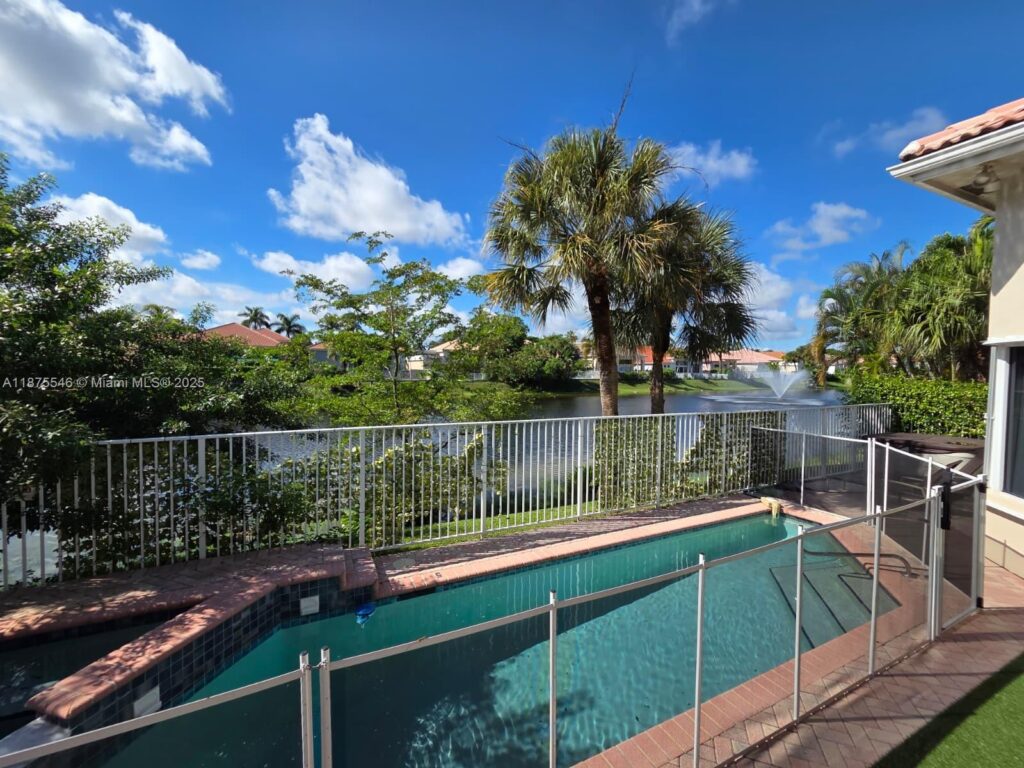 7030 Islegrove Pl, Boca Raton FL 33433