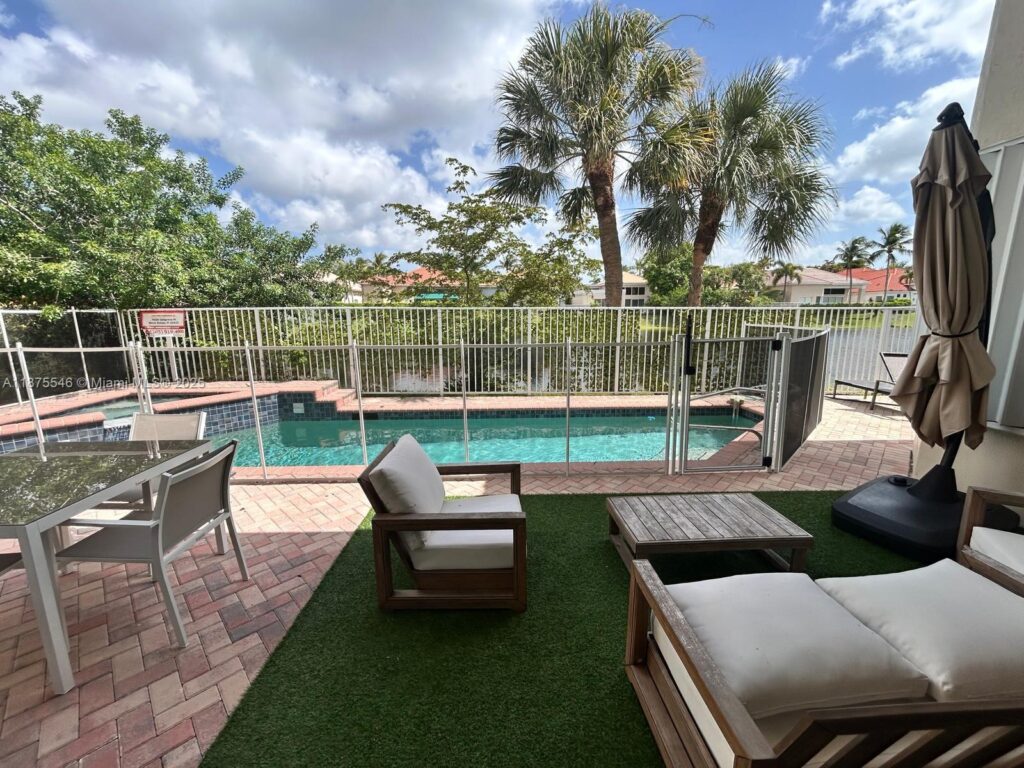 7030 Islegrove Pl, Boca Raton FL 33433