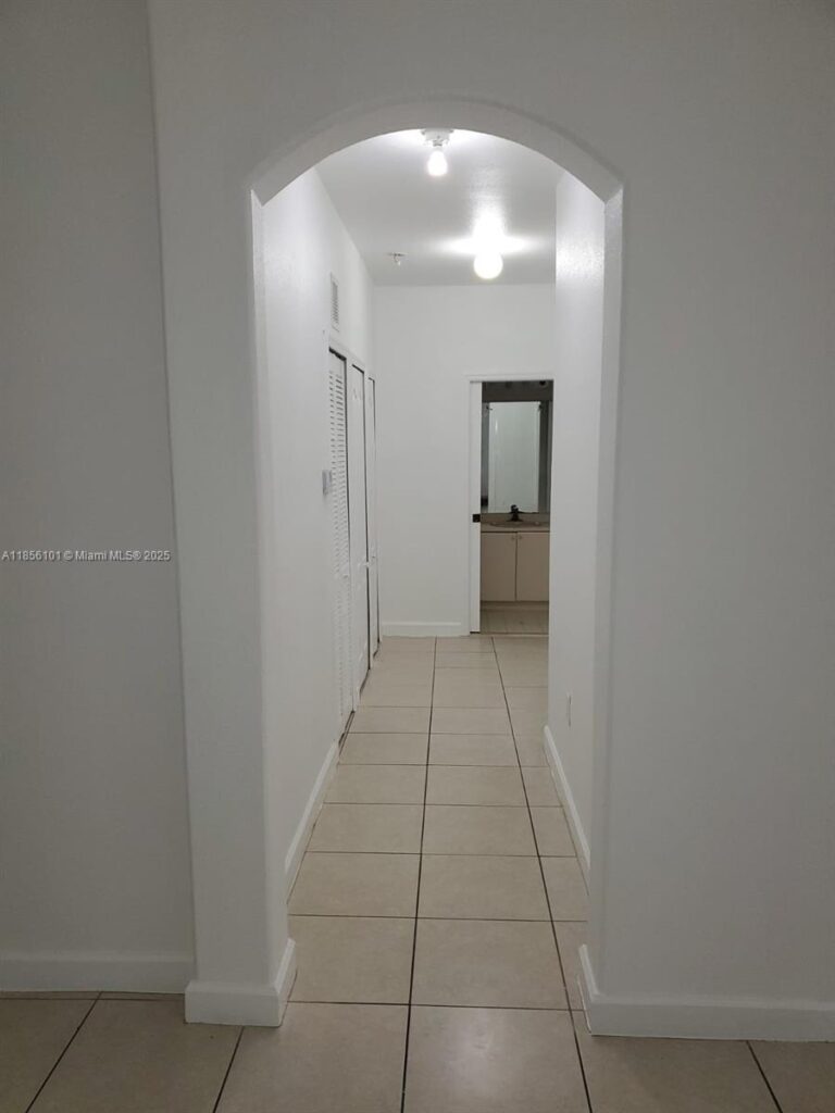 1666 SE 27 CT # 108, Florida City FL 33035