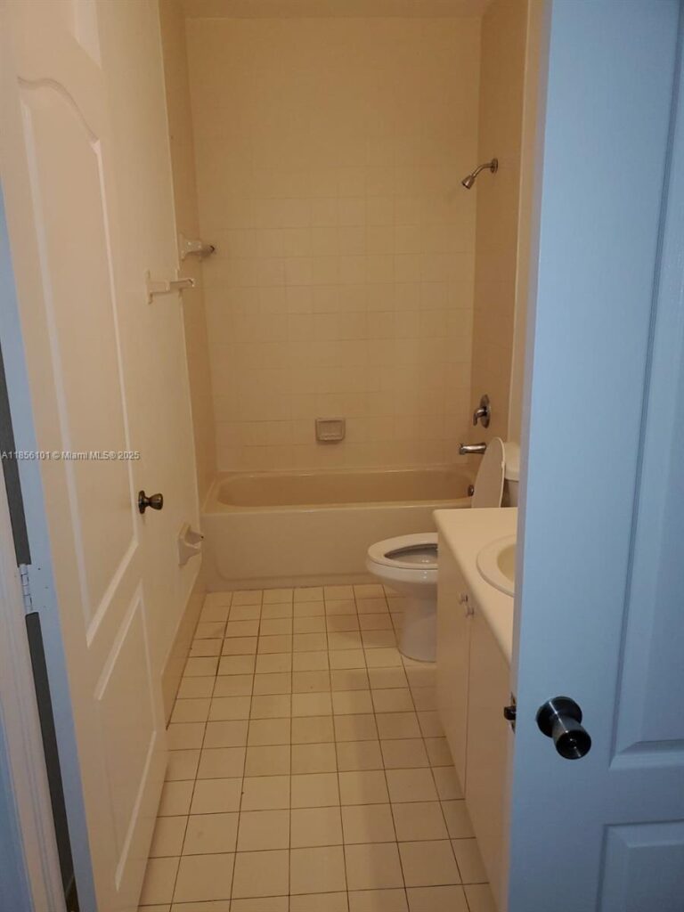 1666 SE 27 CT # 108, Florida City FL 33035