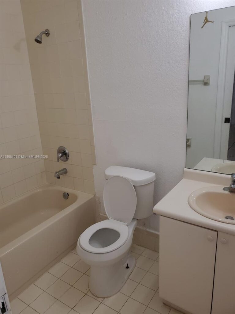 1666 SE 27 CT # 108, Florida City FL 33035