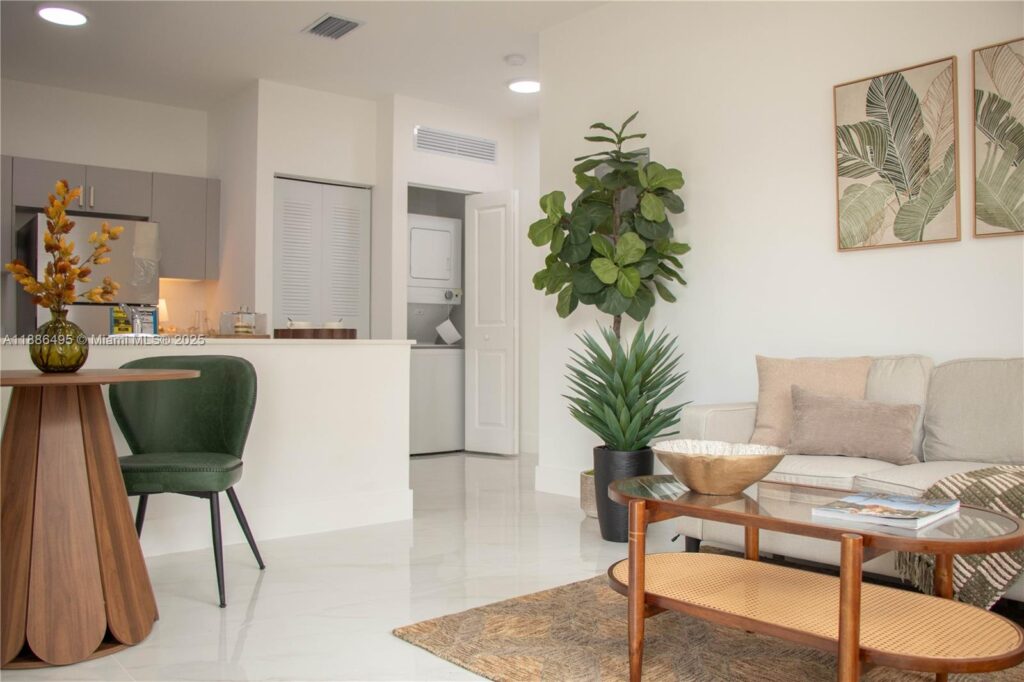 1453 W 29th St # 307, Hialeah FL 33012