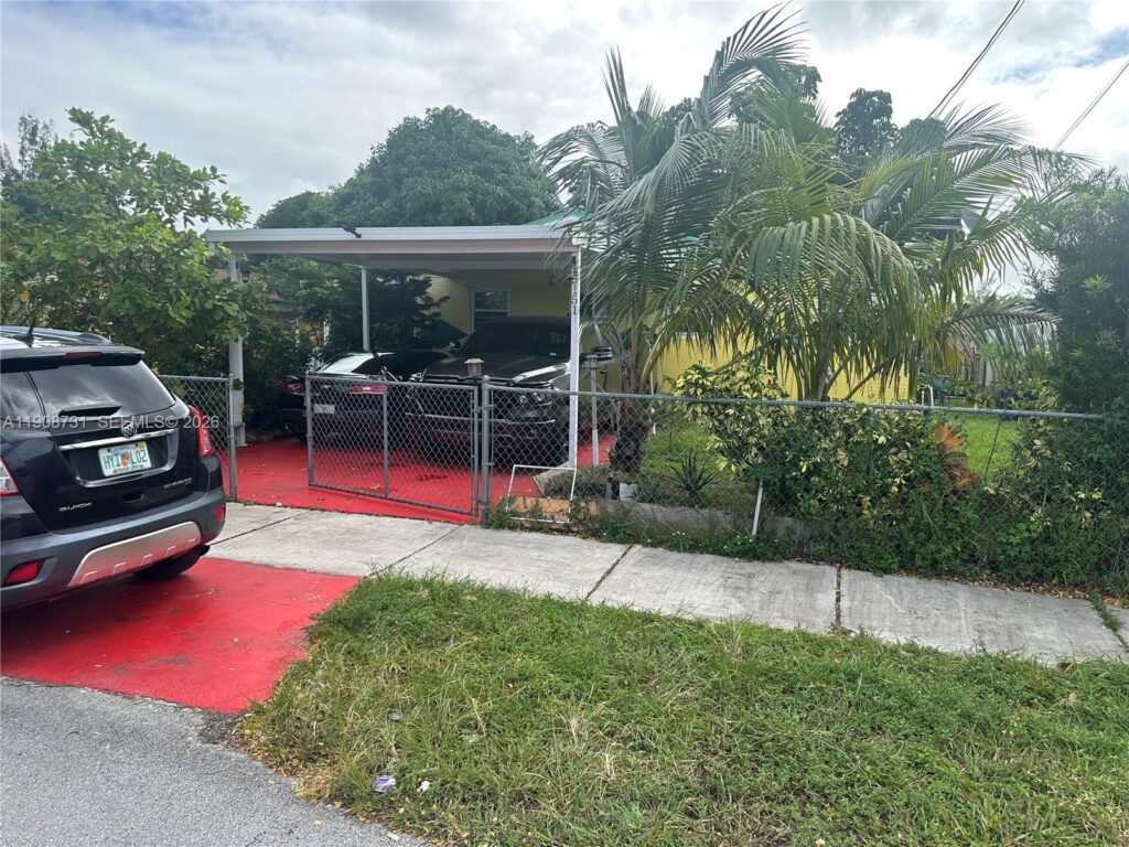 15151 Railroad Dr, Miami Gardens FL 33054