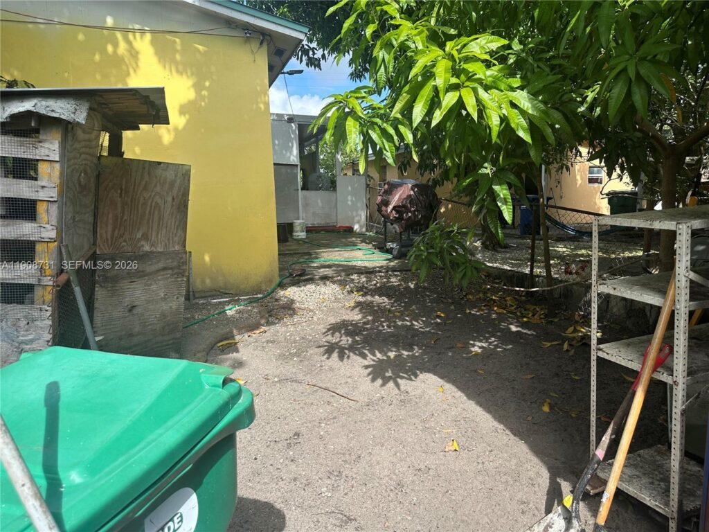 15151 Railroad Dr, Miami Gardens FL 33054
