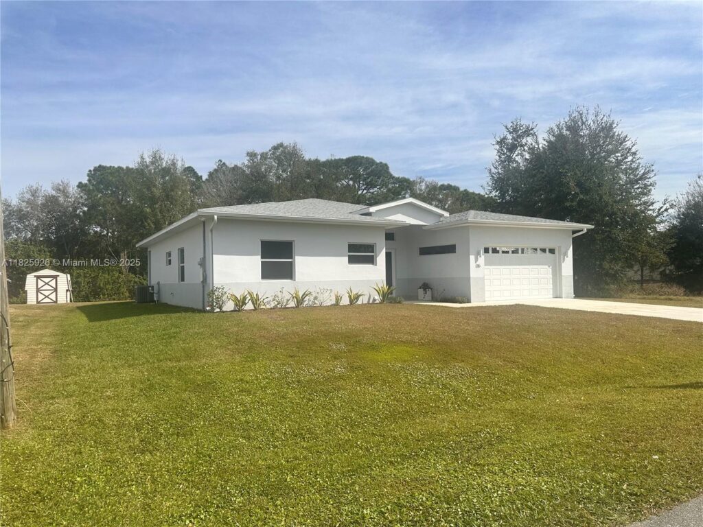131 Blue Moon Avenue, Lake Placid FL 33852