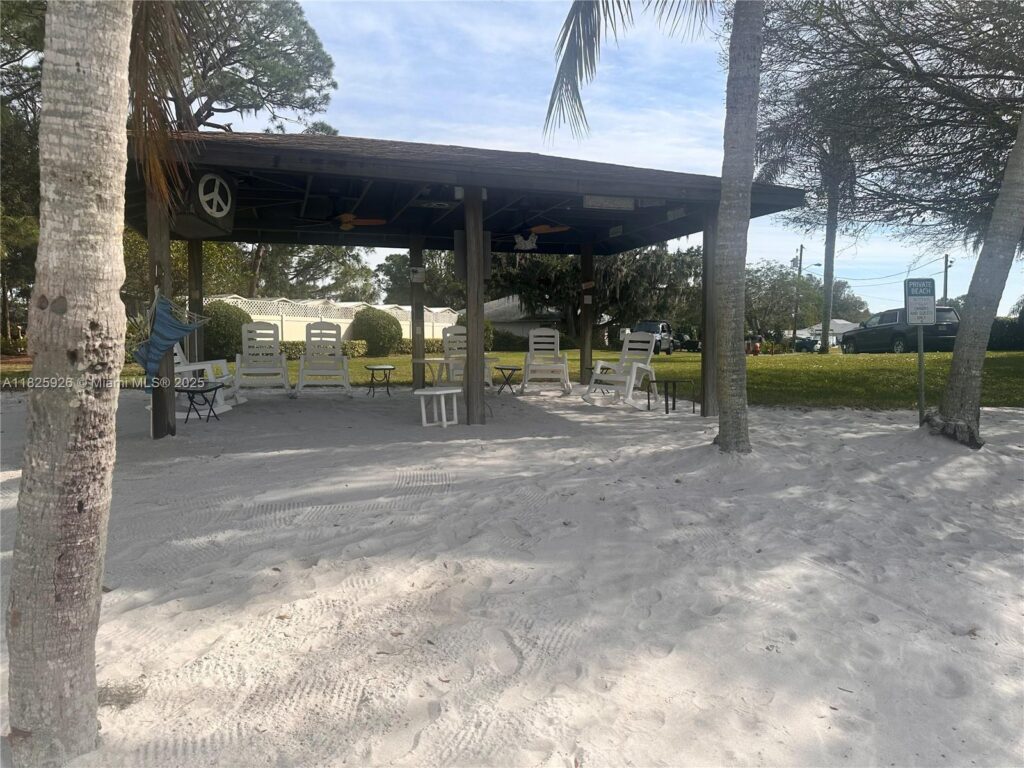 131 Blue Moon Avenue, Lake Placid FL 33852