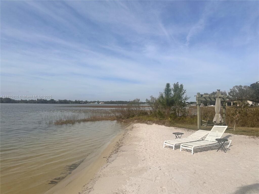 131 Blue Moon Avenue, Lake Placid FL 33852