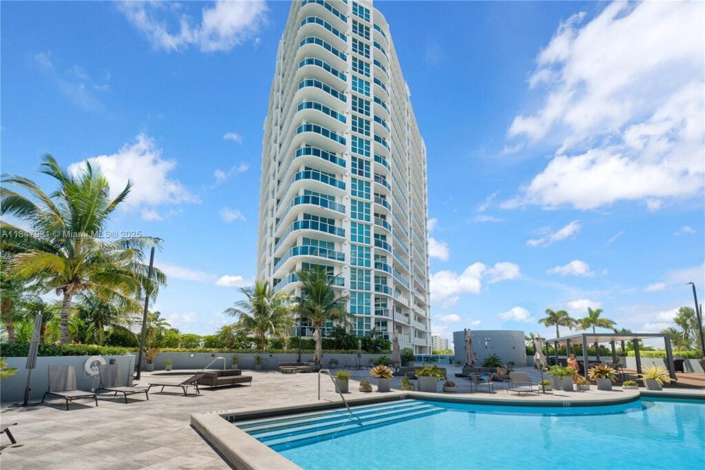1881 79th St Cswy # 404, North Bay Village FL 33141