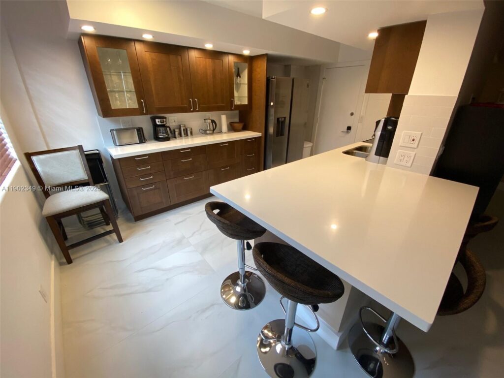 3161 S Ocean Dr # 1210, Hallandale Beach FL 33009