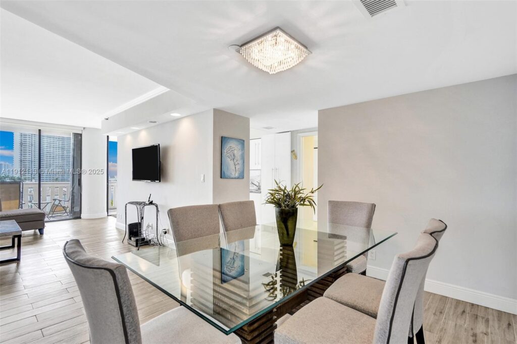 3000 Island Blvd # 903, Aventura FL 33160