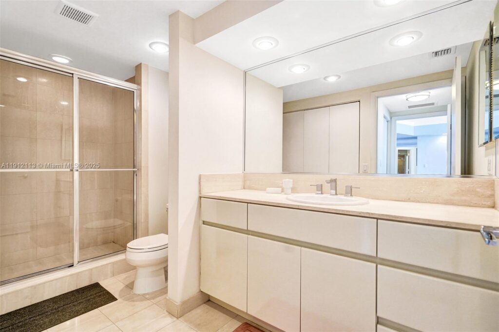 3000 Island Blvd # 903, Aventura FL 33160