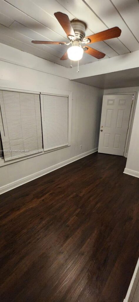 2105 FRANKLIN, Fort Myers FL 33901