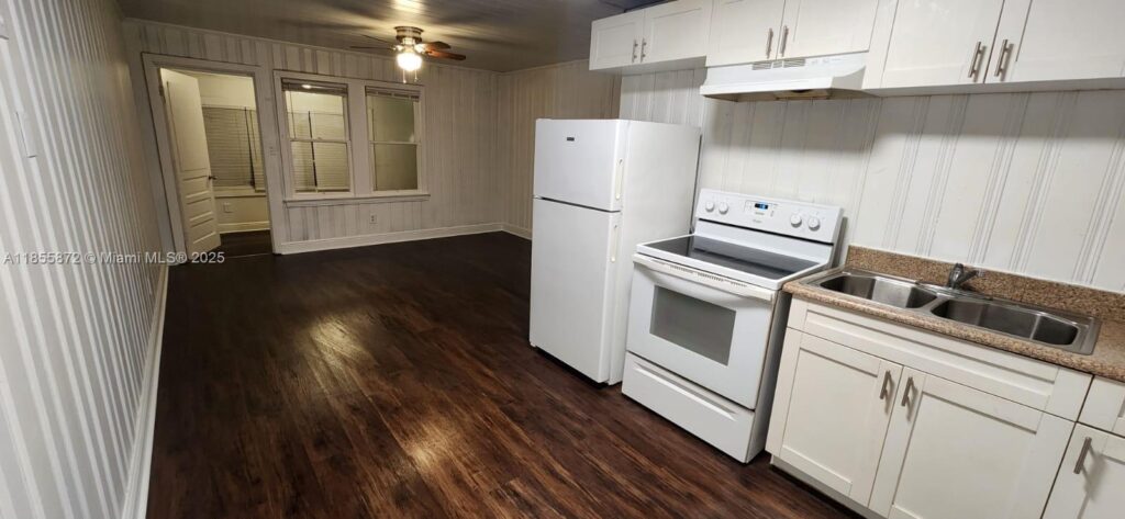 2105 FRANKLIN, Fort Myers FL 33901