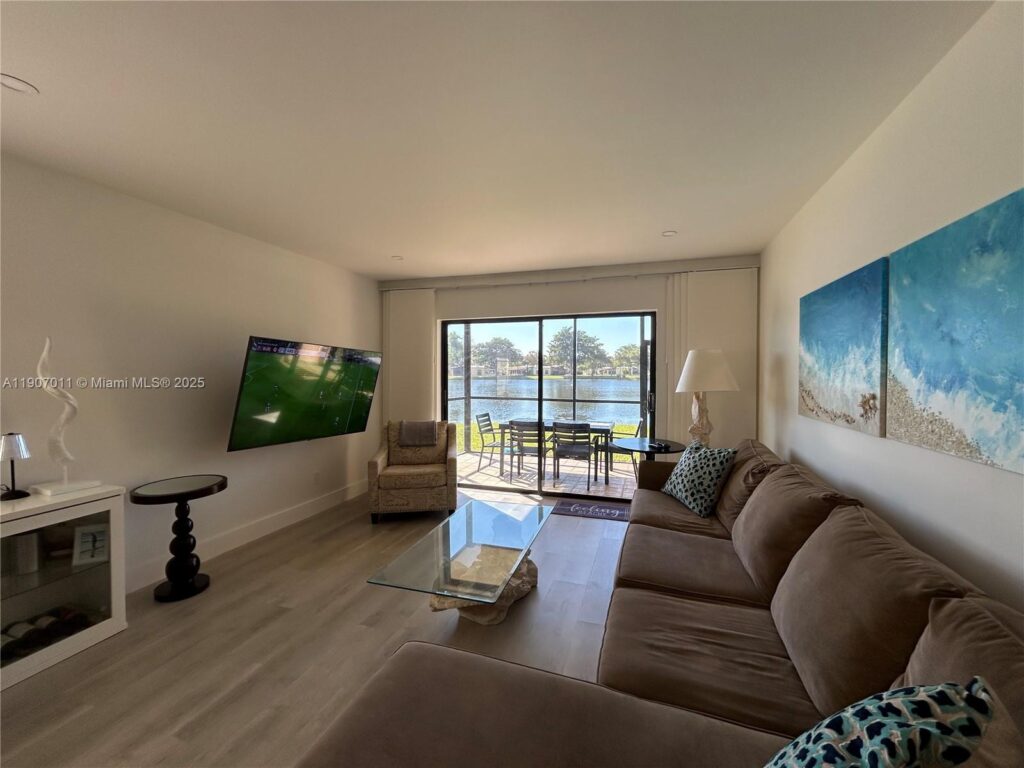 200 Berkley Rd # 113, Hollywood FL 33024